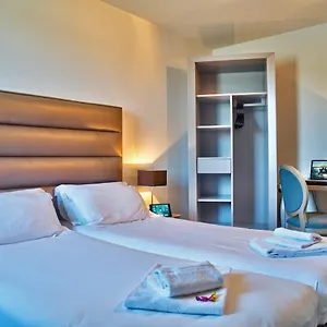 *** Hotel Adonis Bayonne Francia