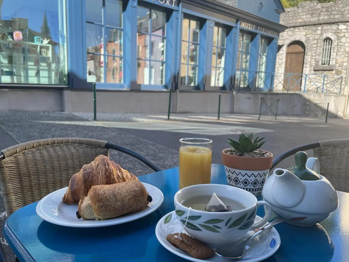 Logis Hotel Castel De Mirambel Lourdes