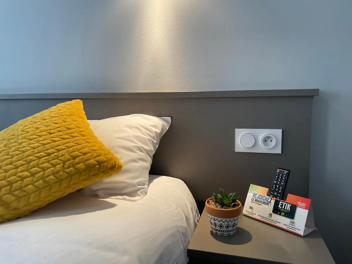 Logis Hotel Castel De Mirambel Lourdes Francia