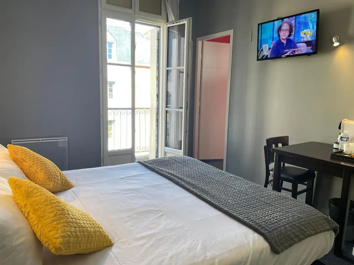 ***  Logis Hotel Castel De Mirambel Lourdes Francia