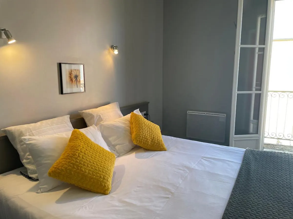Logis Hotel Castel De Mirambel Lourdes 3*,