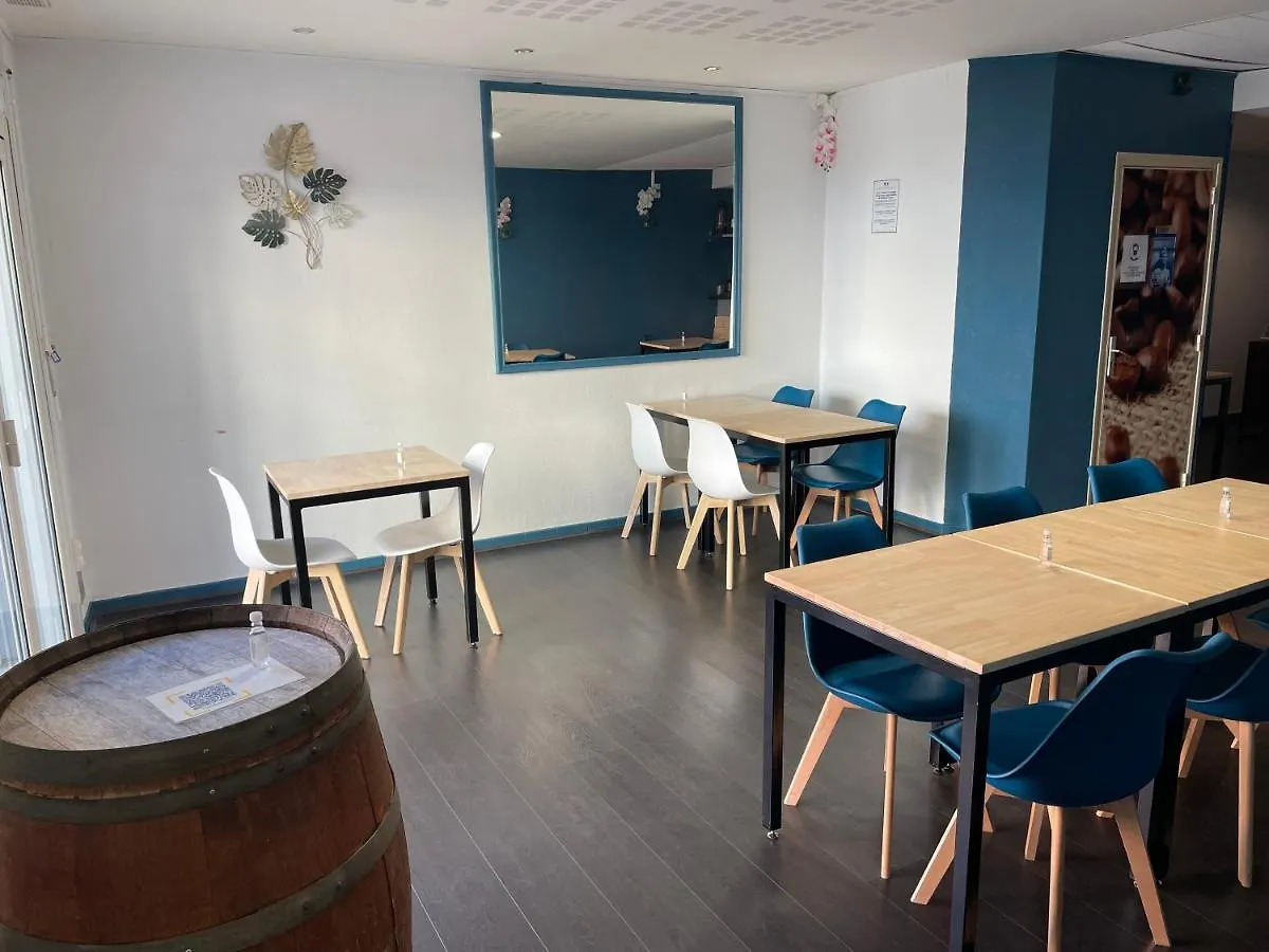 Logis Hotel Castel De Mirambel Lourdes