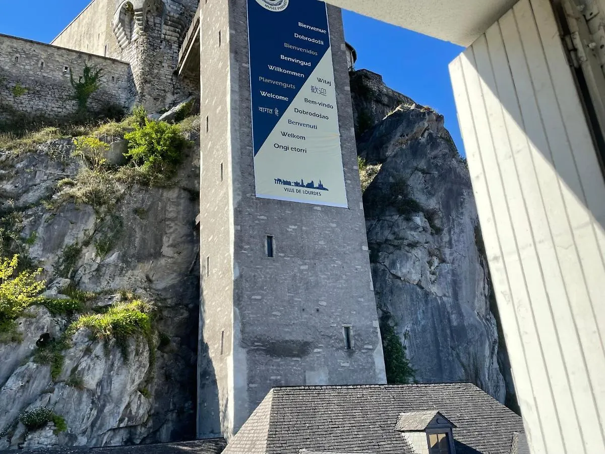 Hotel Castel De Mirambel Lourdes 3*,